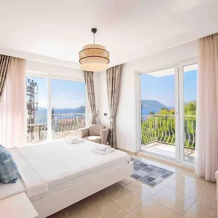 Rueya Kas,peninsula With Lawn Garden *