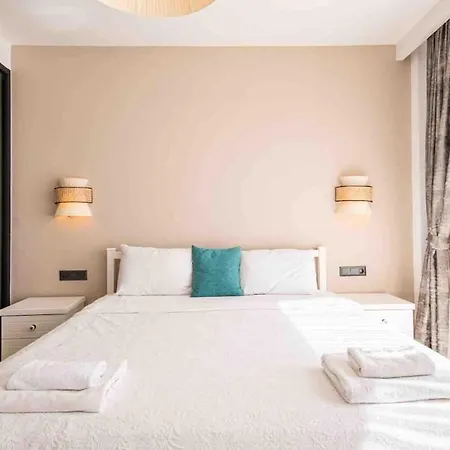 Rueya Kas,peninsula With Lawn Garden * קס