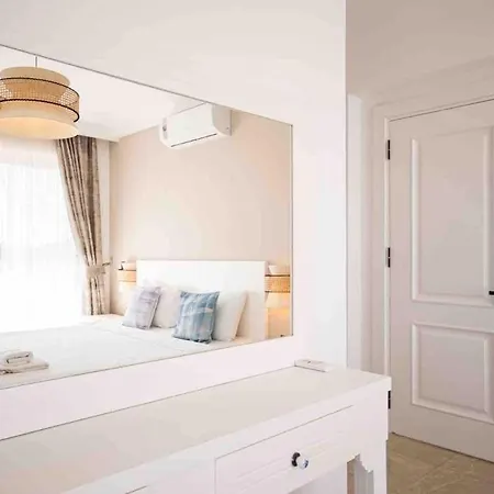 Rueya Kas,peninsula With Lawn Garden * קס