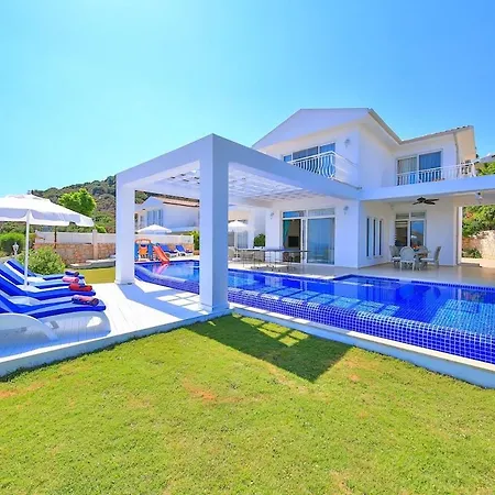 Rueya Kas,peninsula With Lawn Garden * קס