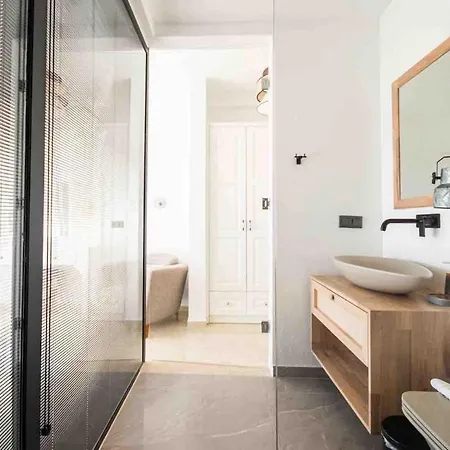 Rueya Kas,peninsula With Lawn Garden קס