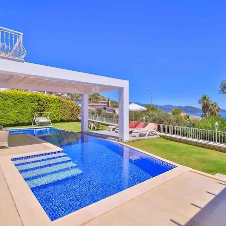 Rueya Kas,peninsula With Lawn Garden * קס