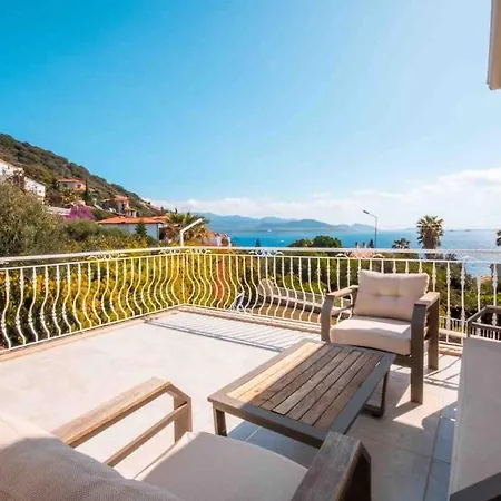 Rueya Kas,peninsula With Lawn Garden קס