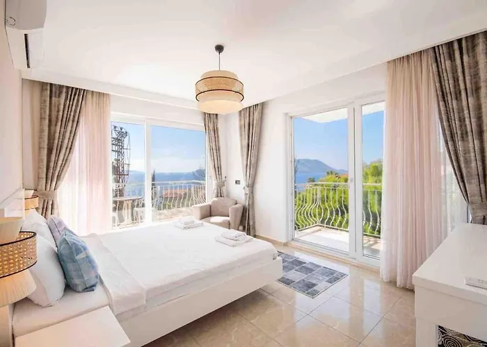 Rueya Kas,peninsula With Lawn Garden *