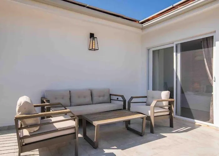 Villa Rueya Kas,peninsula With Lawn Garden