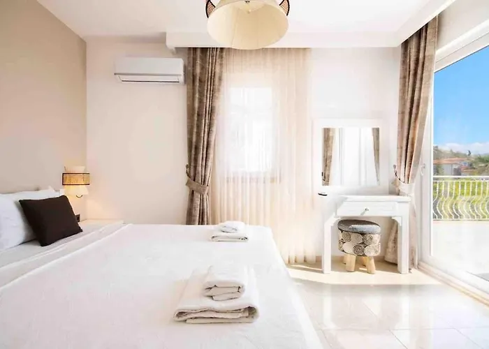 Villa Rueya Kas,peninsula With Lawn Garden Kaş