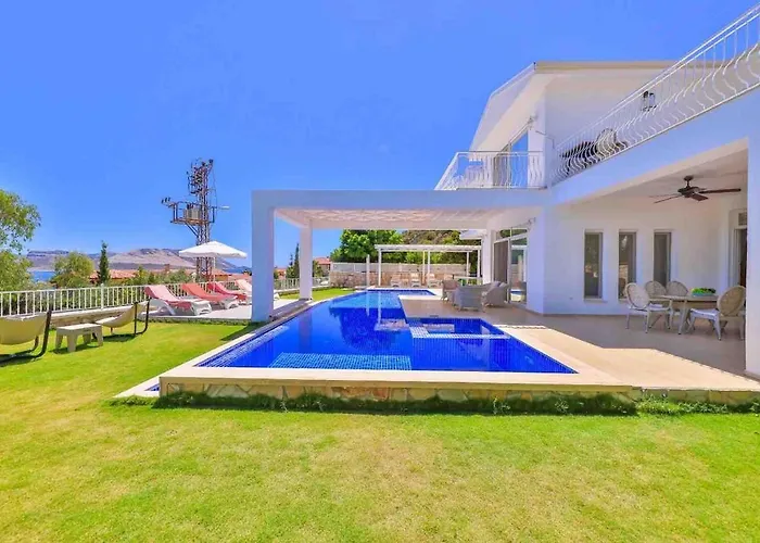 Rueya Kas,peninsula With Lawn Garden Villa *