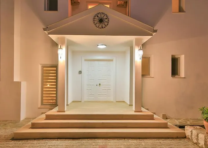 Rueya Kas,peninsula With Lawn Garden Villa Kaş