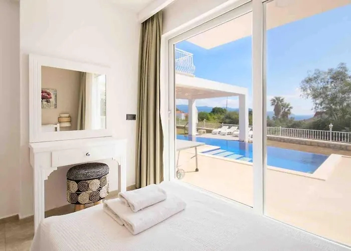 Rueya Kas,peninsula With Lawn Garden *