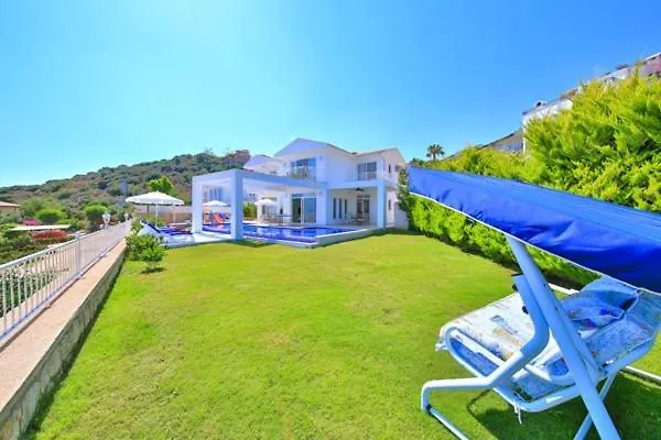 Rueya Kas,peninsula With Lawn Garden Villa Kaş