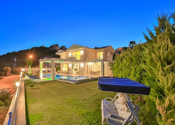 Villa Rueya Kas,peninsula With Lawn Garden Kaş