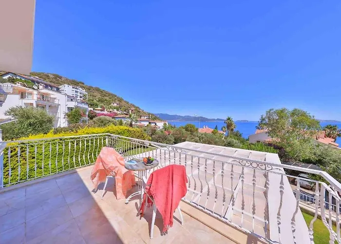 Rueya Kas,peninsula With Lawn Garden Villa