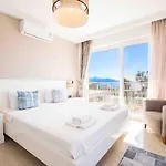 Rueya Kas,peninsula With Lawn Garden Villa Kas