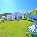 Rueya Kas,peninsula With Lawn Garden Villa Kas