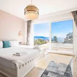 Rueya Kas,peninsula With Lawn Garden Villa